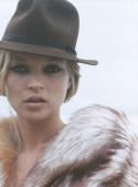 2236kate_moss4_pop_autumn_winter04.