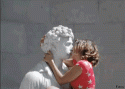 2892statue_kiss.