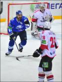 35602_1380571404_b_brendon-bochenski-iz-luchshej-trojki-legionerov-kkhl.