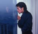 3933_michaeljacksonphotos1986lookingoutwindowse1210a.