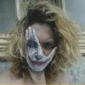 4549_cool-girl-Joker-makeup-face-hand.