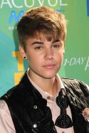 45595_Justin_Bieber_at_Teen_Choice_Awards_2011-e619236f523e35694a71ea0d6f0490a6.