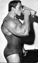 47734_fotos_arnold_schwarzenegger_milk.