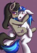 4794717206_-_Friendship_is_magic_My_Little_Pony_Octavia_Vinyl_Scratch_sweatshirt.