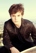 51256_kinopoisk_ru-Evan-Peters-2273388.