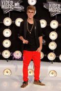 5774justin-bieber-vma-2011--large-msg-131465892143.