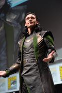 5866_Marvel-Studios-Comic-Con-2013-Tom-Hiddleston-Loki-Thor-2-The-Dark-World-680x1024.
