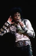 65263_770338229_BadtourMJJ198743_122_164lo.