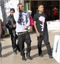 69840_the_boys_shopping3.