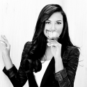 73219_naya_blkwhte2.