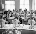 81789_inge-morath-beauty-class-at-the-helena-rubinstein-salon_28701.