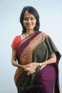 9121_after-amala_akkineni_in_saree_photos_stills_life_is_beautiful_movie_145d892.