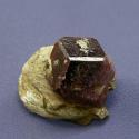 92120_Granat_almandin-02-a.