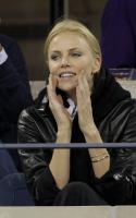 9585charlize-theron-090910-3.