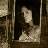 http://www.pictureshack.ru/images/14349_Rhona_Mitra_av.png