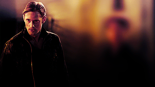 http://www.pictureshack.ru/images/3497Alexander-Skarsgard.gif